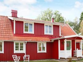 8 person holiday home in HISHULT-By Traum, hotel in Hishult