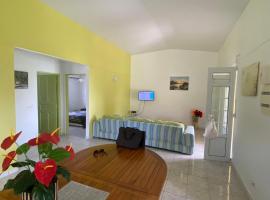 Appartement 2 chambres bord de mer - Trois-Îlets - FR-1-765-7, hotel in Les Trois-Îlets