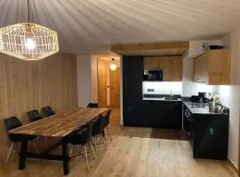 Appartement charmant au pied des pistes avec balcon et parking - FR-1-692-93