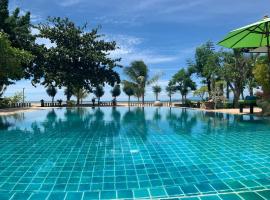 Ban Laem Set - Beachfront Private Luxury Villa، مكان عطلات للإيجار في شاطئ ليم سي
