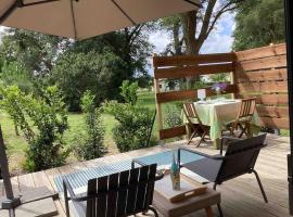 KBAIA le chalet océan, hotel in Saint-Julien-en-Born