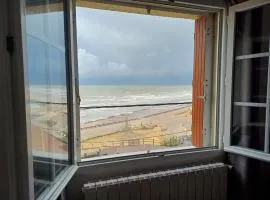 Au gré des marées 2 appartement face à la mer 2ème étage