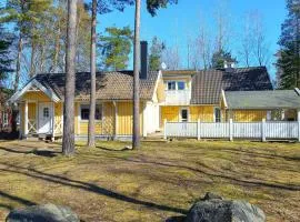 Stunning Home In Kpingsvik With 5 Bedrooms, Sauna And Outdoor Swimming Pool