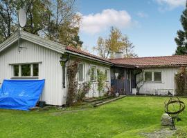 Gorgeous Home In Huddinge With Wi-fi – dom wakacyjny w mieście Västerhaninge