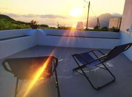 Casa al tramonto...sunset lovers retreat، فيلا في ليباري