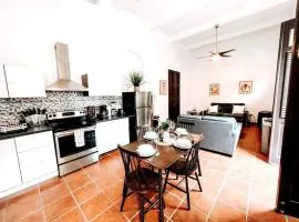 65 Fortaleza 1 - N Colonial Apt W/ Balconies & Views