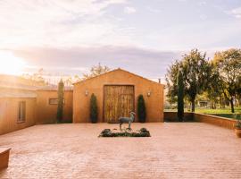 Finca La Cruz de Piedra, hotel u gradu 'Matarrubia'