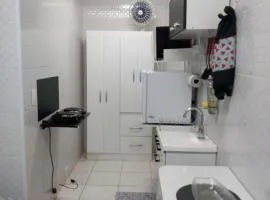 Kitnet a 400m do metrô Vila Sonia Butantã e 3,2km do Morumbis