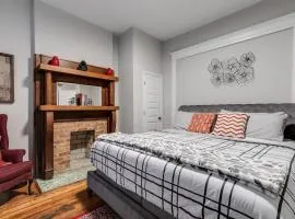 E1 Centrally located in Carytown fully fenced