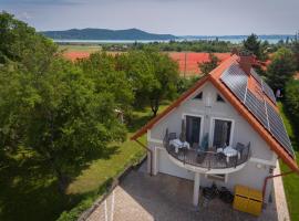 Tulipán vendégház: Örvényes, Royal Balaton Golf & Yacht Club yakınında bir otel