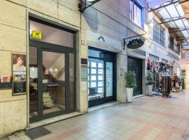 IM INTERNATIONAL 1 - Galleria Raggio 3/9, Hotel in Rapallo