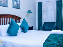 Royal Highness Lux Guesthouse, hotel near Goldfields West Golf Club, Carletonville
