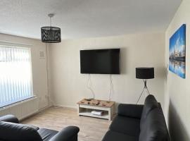 Entire 3 bedrooom holiday home, vila di Liverpool