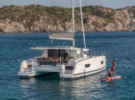 catamarano isla 40, boat in San Vincenzo