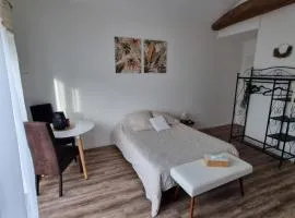 Escapade Beaujolaise - Studio