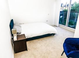 Modern Spacious 2-Bed Apartment in London, hotel i Bromley