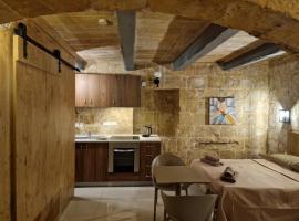 Renovated 16th Century House in Valletta, hotel in Valletta