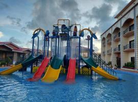 Grand Beach Resort, hotel v destinaci Mandarmoni