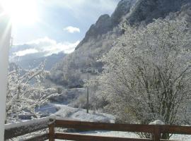 GITE GETEU, Hotel in Laruns