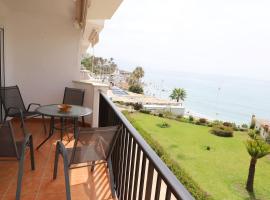 Apartamento en NERJA. Primera línea de playa – apartament w mieście Maro