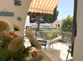 Casa La Perla - Alloggio con terrazza panoramica, piscina e free parking, hotel in Ceriale