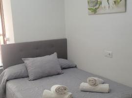 Hostal san luis: San Luis de Sabinillas'ta bir konukevi