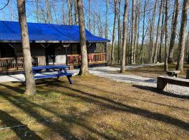 3BR, 1.5BA Perfect Location in Red River Gorge!, מלון בCampton