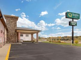 Quality Inn Newton at I-80 RECENTLY ALL ROOMS RENOVATED 2023, hotel in Newton