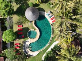 Puri Rinjani Bungalows & Hostel, holiday park di Kuta Lombok
