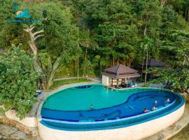 Koh Rong Hill Beach Resort, hotel in Koh Rong Island