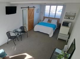 Guest Nest in Whitianga - 2 min walk to Beach, Pension in Whitianga
