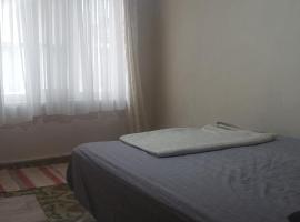 Spacious House by the sea ,, bed and breakfast en Gemlik