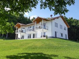 Hof am Horn - Fewos in der Natur, cheap hotel in Laichingen