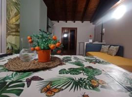 D e c a d e n c e -Wine calling!, cheap hotel in Rovato