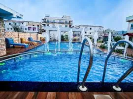 Holiday Beach Resort !! Beach Distance 50 Mts !!