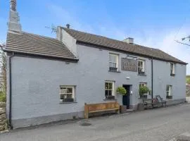 3 bed Cottage Above Beautiful Country Pub - Pass the Keys