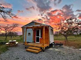 Namakai.tinyhouse, minimalism in a magic place, casa en Los Árboles