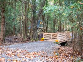 Peaceful Pines Treehouse, campsite in Lucinda