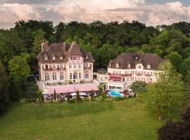 Le Château de la Tour, hotel with pools in Gouvieux