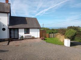 Cowslip Corner Room with Sea View, country house in Broad Haven