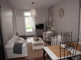 bel appartement en pierre de 88 M2 charme d’antan, hotel v destinaci Margaux
