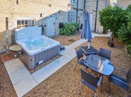 The Retreat-luxury cottage with hot tub (sleeps 4), cheap hotel in Nettleham