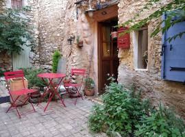 Maisonnette au pied du Mont Ventoux ste colombe, hotel económico em Bédoin