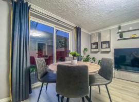 3 Bedroom House by Elegance Living, hotelli kohteessa Peterborough