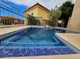 Villa Oasis with private heated pool, air conditioning, wifi, fantastic view