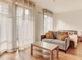 Le Curie - Saint Cyr, hotel in Saint-Cyr-lʼÉcole