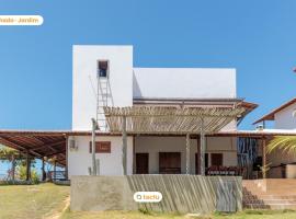 Casa a 150m da praia no Pontal do Maceió por Tactu, hotel with jacuzzis in Maceio