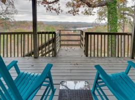 Hot Springs Home with Views, Hot Tub and Golf Access, hotel met parkeren in Hot Springs