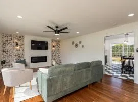 Dragster Dream House - Game Room - Walk to the Speedway