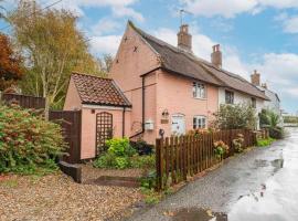 Ships Timbers, holiday home in Winterton-on-Sea